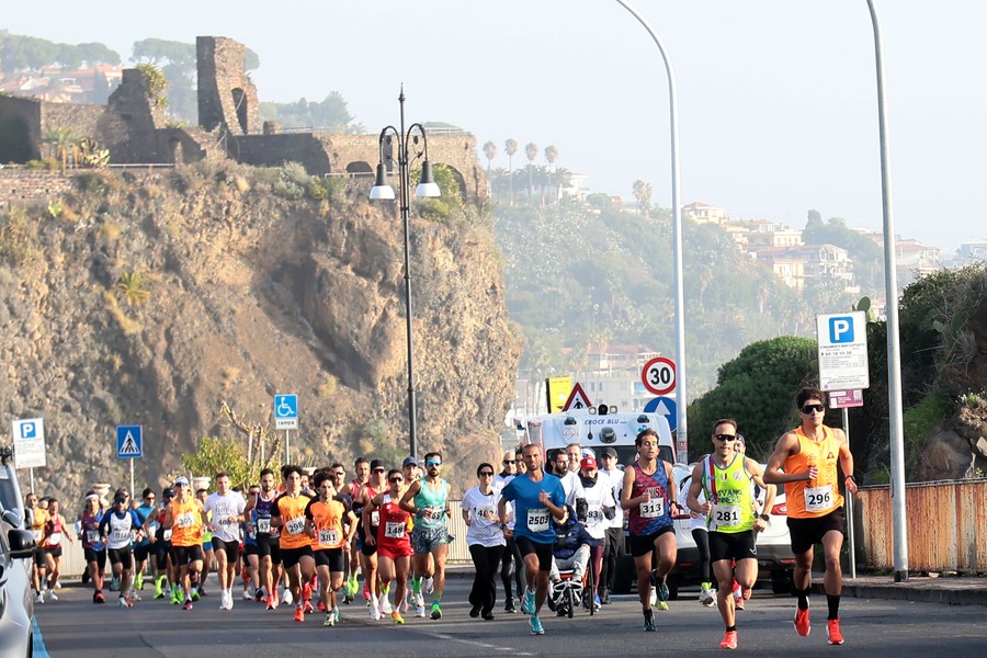 Maccarrone firma il bis: sua la quinta edizione della Run2Castles. Di Maria vince tra le donne